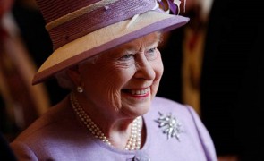 Regina Elisabeta a II-a caută angajat: Dă 50.000 de lire sterline unui om care să se ocupe de conturile sale de pe rețelele de socializare