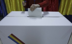 Alegeri parlamentare anticipate în luna aprilie? Cine susţine demersul şi care este procedura