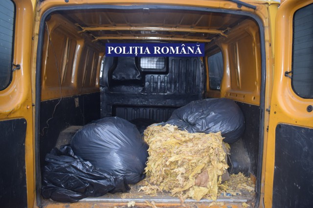 Percheziții: bunuri de patrimoniu, recuperate de polițiști