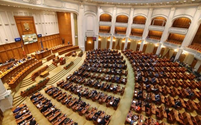 Cameră: Proiectul privind declararea în 4 iunie a Zilei Tratatului de la Trianon, adoptat