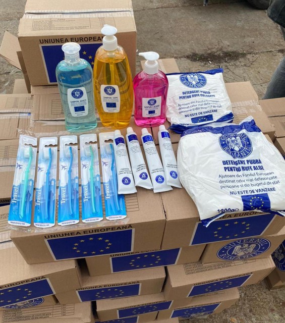 Pachetele cu ajutoare UE, distribuite la Medgidia