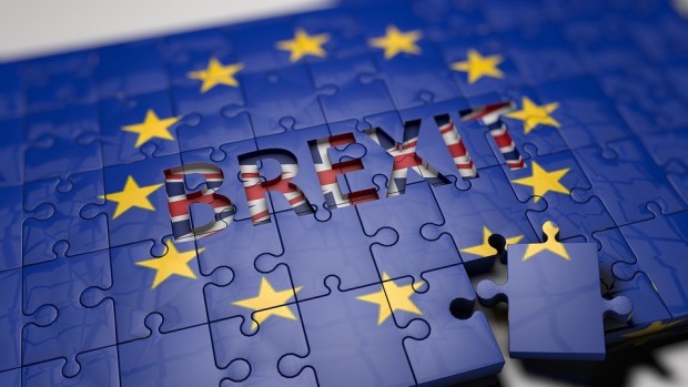 Aproape 500.000 de români au cerut dreptul de a trăi și a munci în Regatul Unit după Brexit