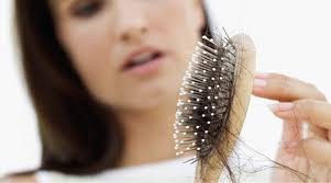 Căderea părului: alimentele care previn, dar și care tratează această problemă