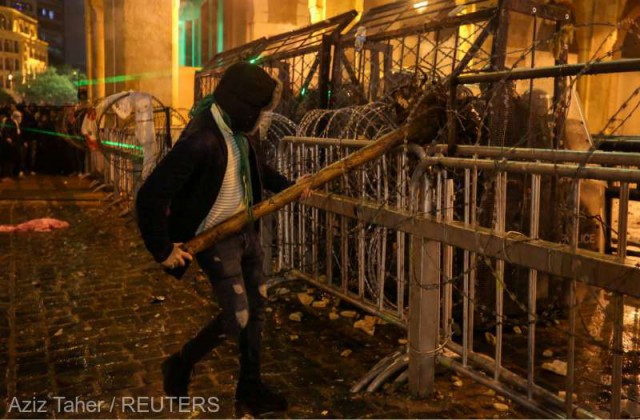 Proteste în Liban: A doua zi de violenţe, soldată cu 145 de răniţi