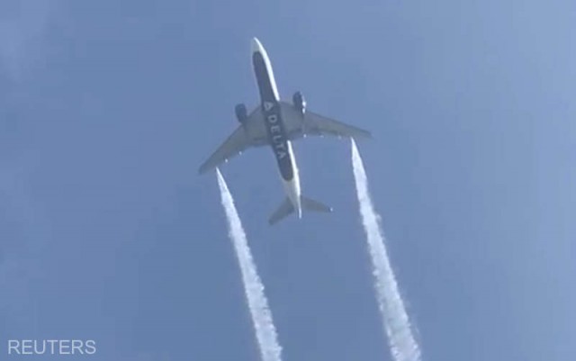SUA: Confruntat cu o defecţiune, un Boeing şi-a golit rezervoarele cu carburant peste o şcoală din California