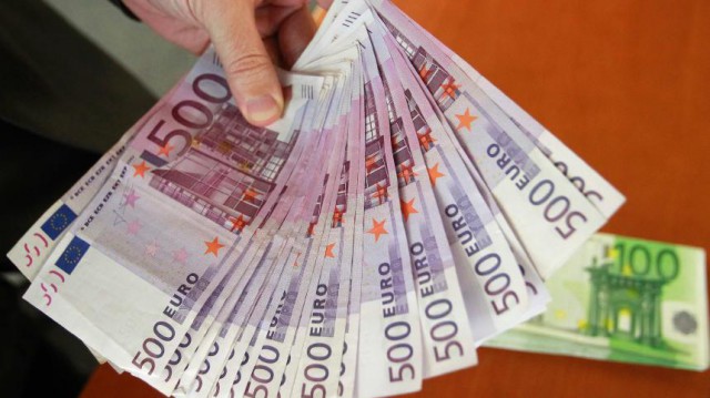 Primul contract de împrumut în România finanţat prin programul UE pentru ocuparea forţei de muncă şi inovare socială