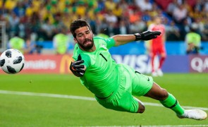 Portarul lui Liverpool, Alisson, a participat la botezul coechipierului său, Roberto Firmino