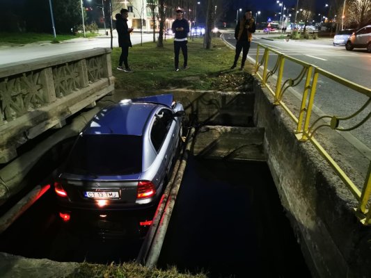 Șoferul BEAT și cu permisul SUSPENDAT, care a intrat cu mașina în canal în Mamaia, doar ce FUSESE TRIMIS în JUDECATĂ!