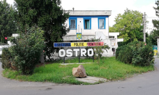 Un bărbat condamnat, PRINS de polițiști în momentul în care încerca să treacă frontiera