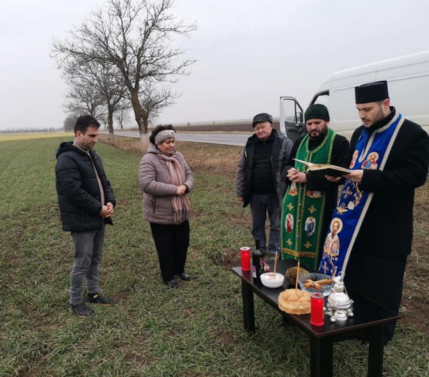 Slujbă la locul unde a avut loc teribilul accident de la Topraisar