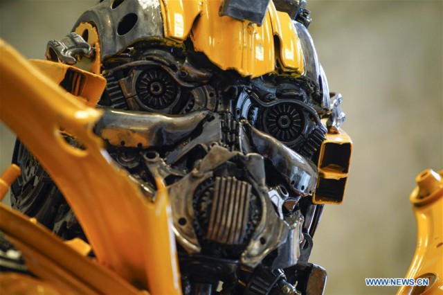 Seria „Transformers“ se va extinde cu alte două filme