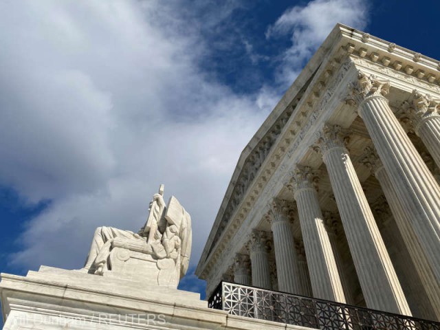 Guvernul lui Donald Trump autorizează penalizarea imigranţilor care beneficiază de ajutoare sociale
