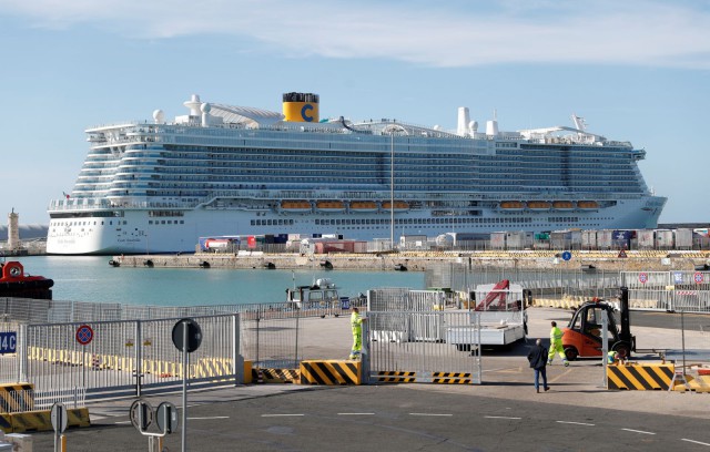 Italia - 6.000 de pasageri blocaţi pe o navă de croazieră, din cauza a două cazuri suspecte de infectare cu coronavirus