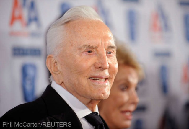 Celebrul actor Kirk Douglas a încetat din viaţă la vârsta de 103 ani