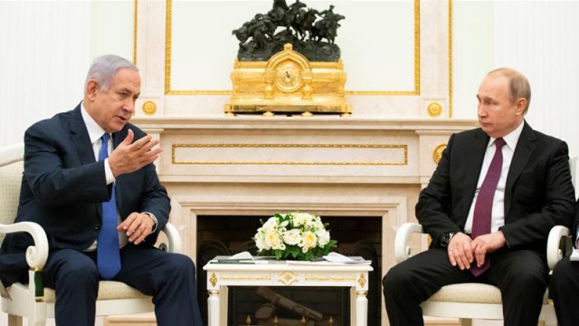 Premierul Benjamin Netanyahu îi prezintă lui Vladimir Putin planul american ca pe o „oportunitate unică“