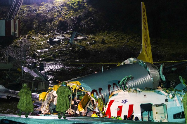 Accident de avion la Istanbul: Autorităţile turce au deschis o anchetă împotriva piloţilor
