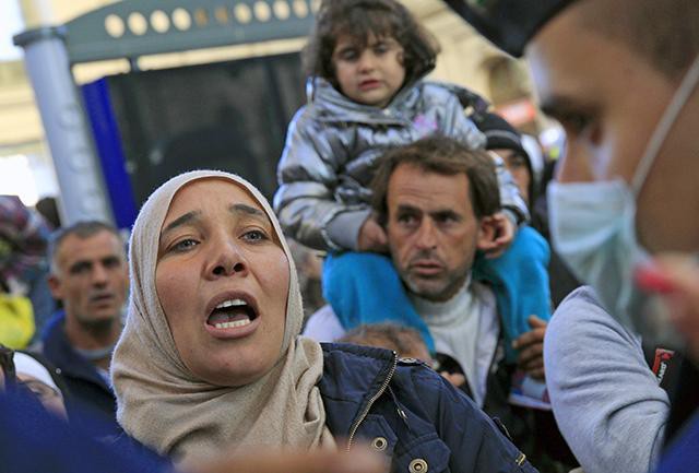 Ungaria: Mai multe arestări după ce în jur de 50 de migranţi au încercat să treacă frontiera dinspre Serbia