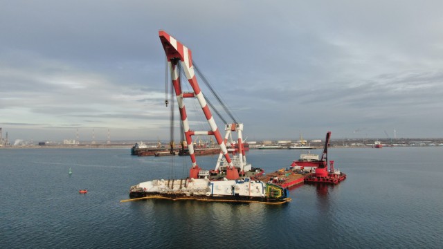 Autoritățile din Portul Midia încurcă operațiunea de ranfluare a navei eșuată, la presiunea privaților