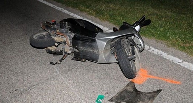 Un tânăr de 19 ani din Tulcea a MURIT după ce a căzut de pe moped