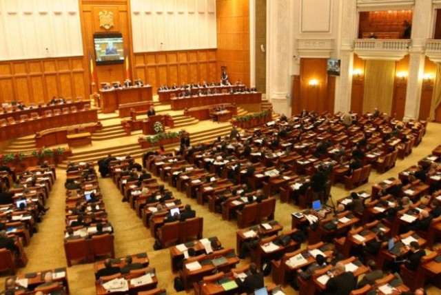 Parlament: Moţiunea de cenzură a PSD va fi citită luni