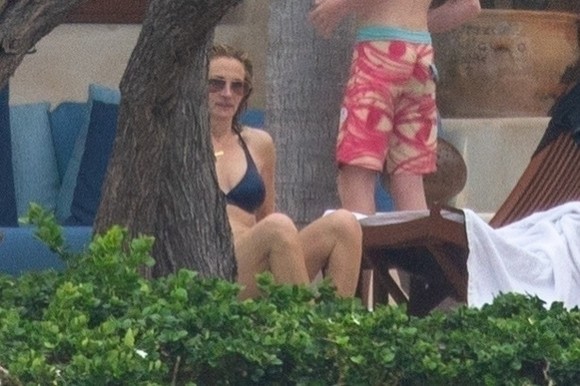 Julia Roberts, în costum de plajă la 52 de ani. A întors toate privirile cu trupul de puștoaică