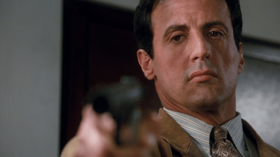 Sylvester Stallone, de nerecunoscut după intervenţiile estetice suferite. Actorul păşeşte pe urmele mamei sale
