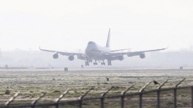 Coronavirus: Un avion cu cetăţeni americani evacuaţi de pe un vas de croazieră din Japonia a aterizat în SUA