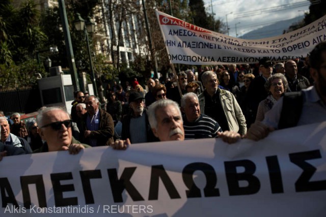 Locuitori din insulele greceşti manifestează la Atena împotriva taberelor de migranţi