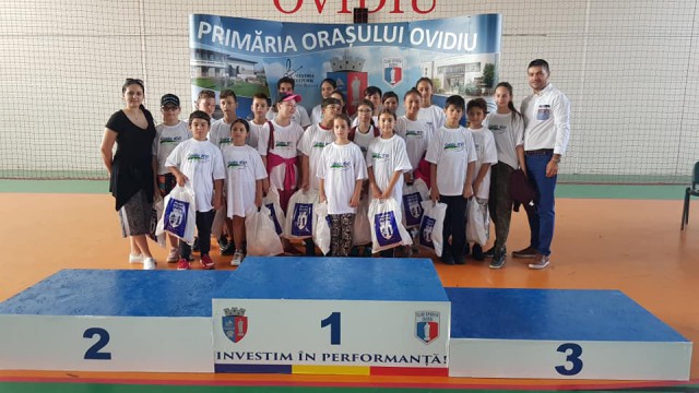 Campionatele de tenis de masă și de fotbal, la Ovidiu