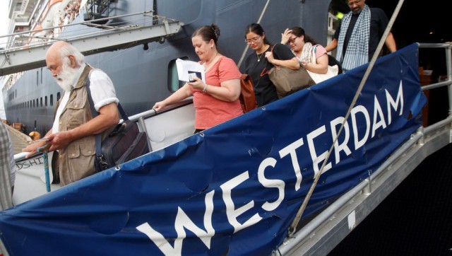 Pasagerii vasului de croazieră Westerdam, căutaţi după confirmarea unei infecţii cu coronavirus