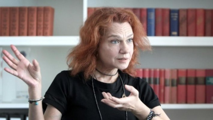 Turcia: Scriitoarea Asli Erdogan, achitată într-un proces în care a fost acuzată de 