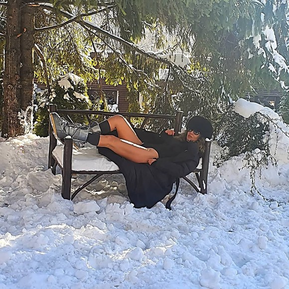 Carmen Brumă, din nou în fundul gol în zăpadă. Mihaela Rădulescu s-a dezlănțuit: „E atitudinea perfectă în fața prostiei unora“