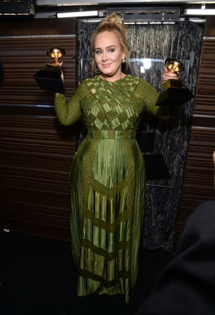 Adele nu are noroc în amor! Cântăreața e iar singură