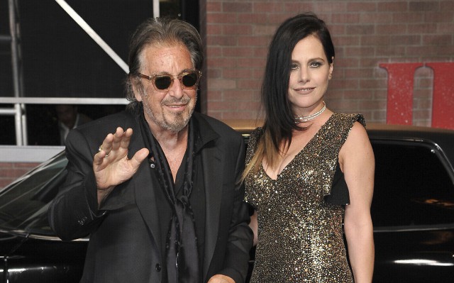 Iubita lui Al Pacino s-a despărţit de actor deoarece este prea bătrân şi zgârcit