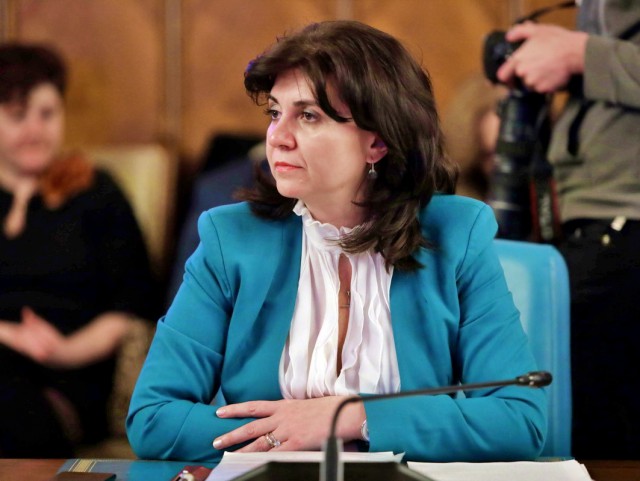 Elevii din clasele a VIII-a și a XII-a nu vor da examen din ce nu s-a predat pe semestrul al II-lea