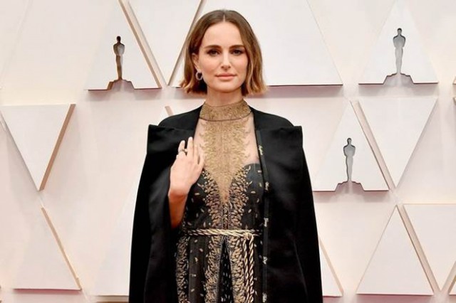Natalie Portman răspunde criticilor aduse de Rose McGowan referitoare la ţinuta purtată la gala Oscar