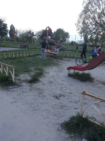 Protecția Consumatorului, în LUPTĂ cu Primăria Constanța: Copii RĂNIȚI la LOCURILE de JOACĂ