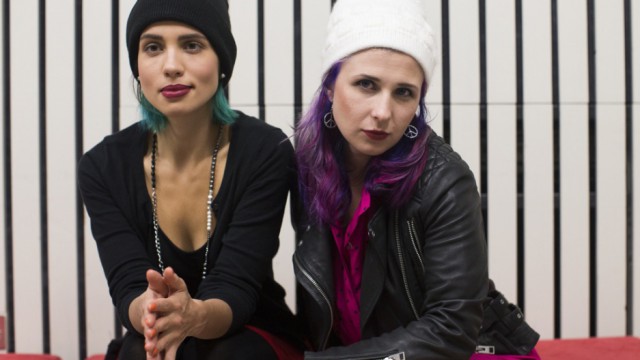 Poliţia rusă forţează trupa Pussy Riot să oprească filmarea unui „videoclip ce promovează homosexualitatea“