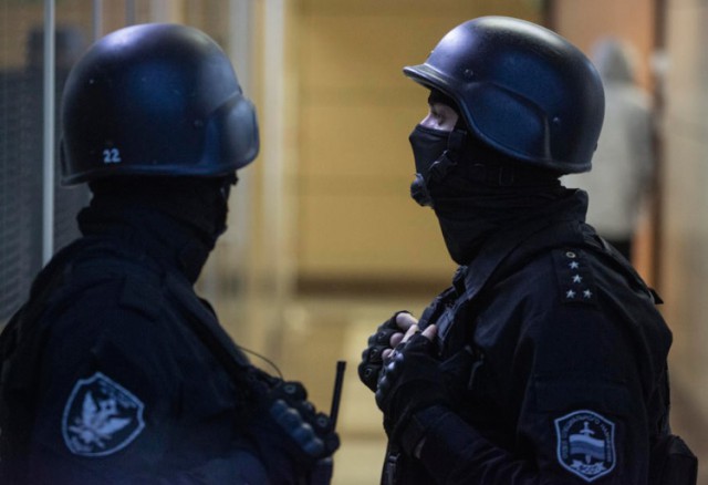 Moscova - Un bărbat care a simulat că este infectat cu noul coronavirus în metrou riscă cinci ani de închisoare