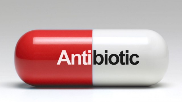 Rezistenţa la antibiotice aduce în primul rând o limitare a opţiunilor terapeutice