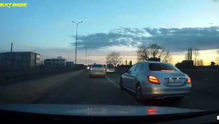 PERICOL pe drumurile din Constanța: s-a băgat cu 'Merțanu' și a frânat! VIDEO