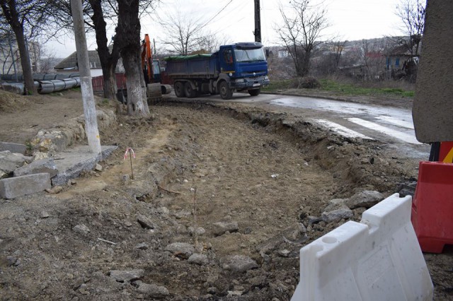 Au început lucrările de reabilitare. Strada Cazărmii din Cernavodă se schimbă la față