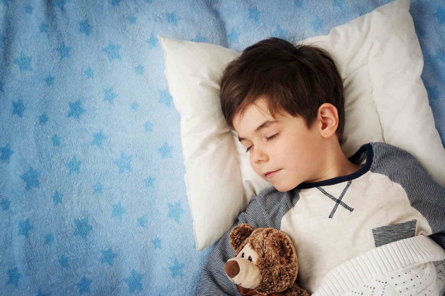Copiii tăi dorm suficient? Un nou test de sânge ar putea deține răspunsul