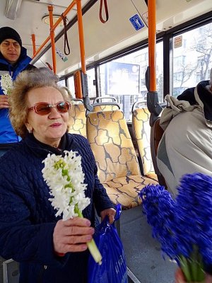 Călătoarele CT BUS, ”amendate” cu flori