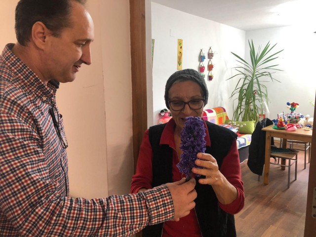Primăvară cu parfum de zambile, la Căminul pentru Persoane Vârstnice Constanța