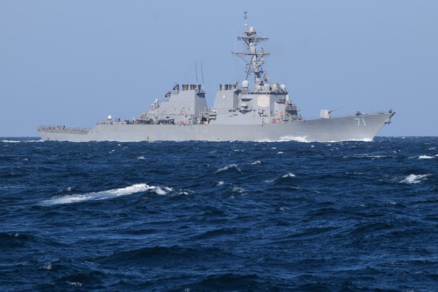 Antrenamente pe mare ale marinarilor români și americani