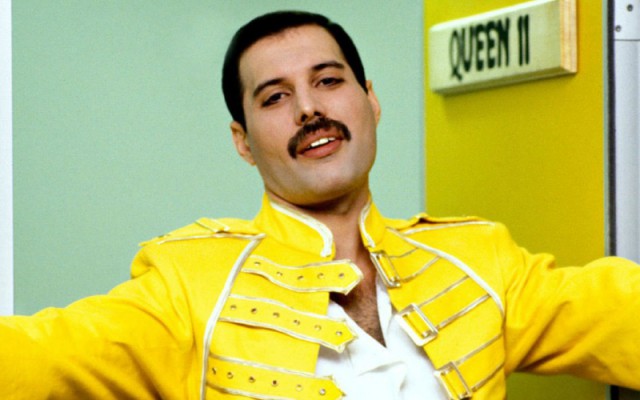 O stradă din Londra a primit numele regretatului solist Queen, Freddie Mercury