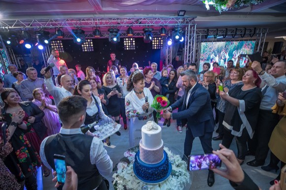 Irina Loghin, sărbătorită ca o regină, la Constanța. Surprizele de pe scenă au copleșit-o!