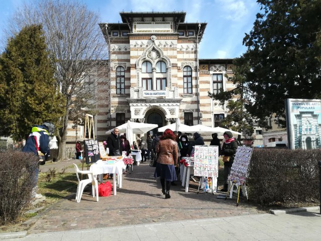 Mărţişoare handmade în faţa Muzeului de Artă Populară!