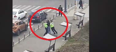 ACȚIUNE în FORȚĂ în gara din Constanța: Bărbat luat pe sus de polițiști VIDEO!